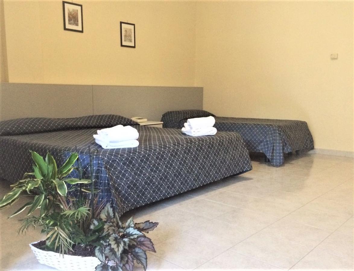 Hotel Diamante 费兰迪纳 外观 照片